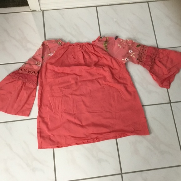 Off the shoulder blouse (new] - Picture 2 of 3